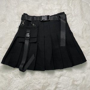 Skirt with buckle belt and accessory size 8